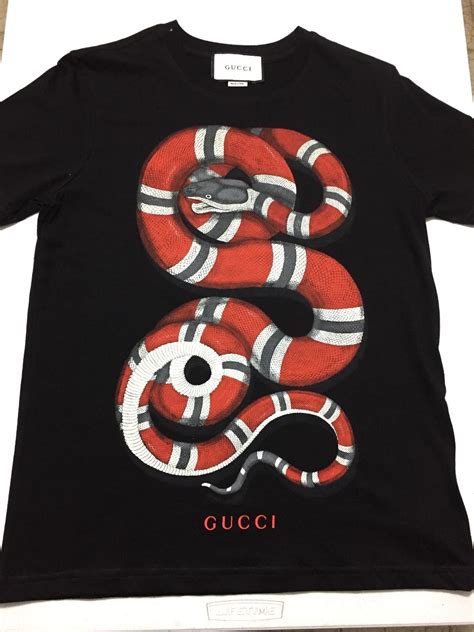 camisa gucci serpiente